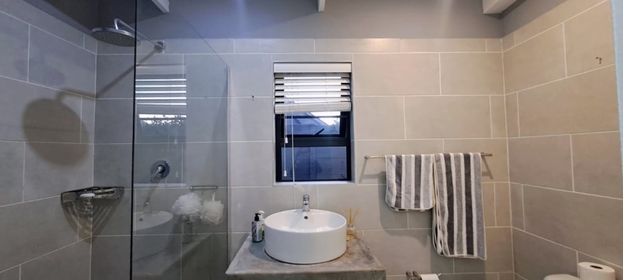 4 Bedroom Property for Sale in Sandbaai Western Cape